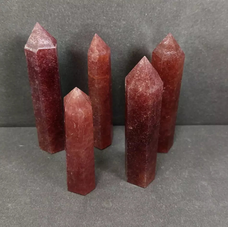 Jordgubbskvarts – Kristalltorn för glädje och hjärtats energi