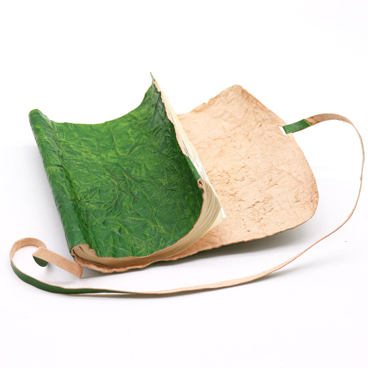Resedagbok i läder – grön, 21 × 15 cm