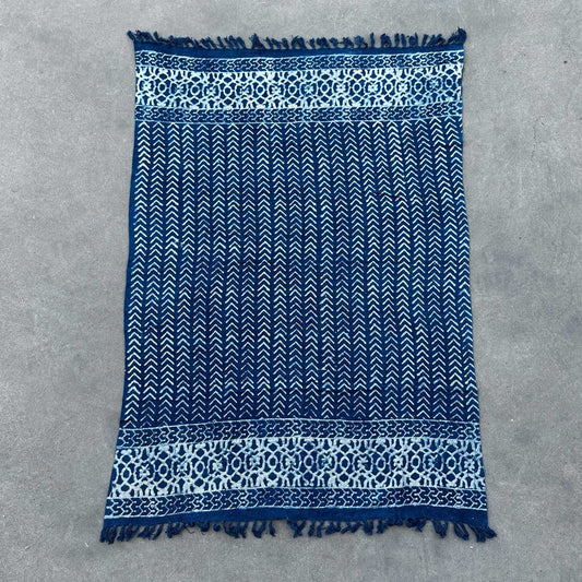 Indigofärgad pläd – Seedha Arrows, 170 × 120 cm