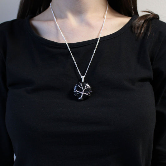 Halsband med Livets träd – svart onyx