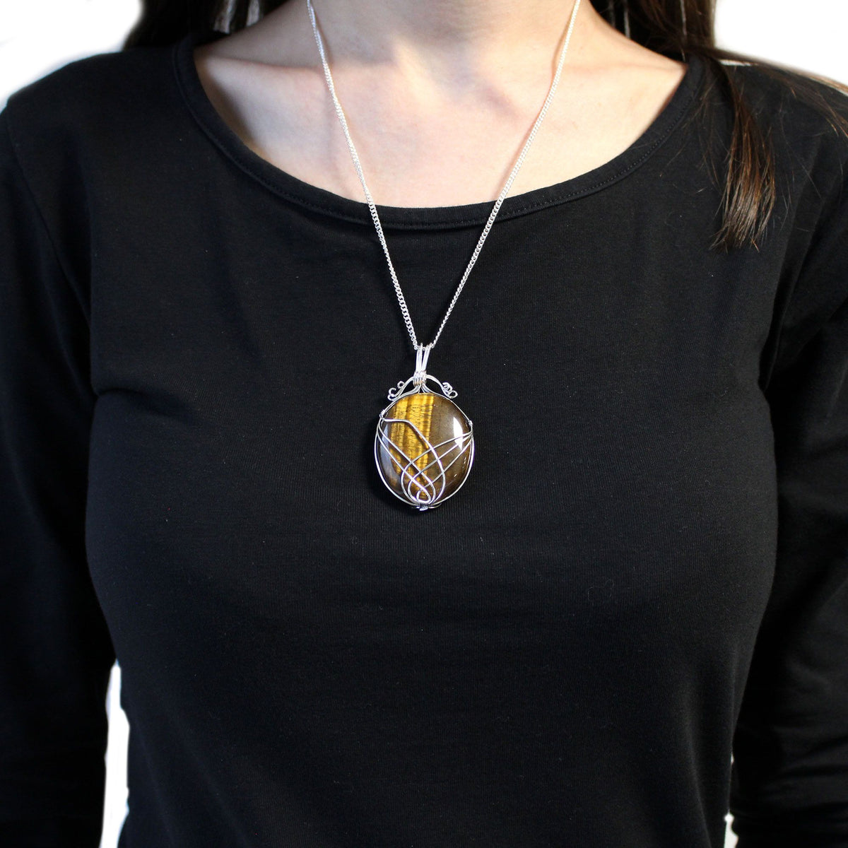 Halsband med spiralinfattning – tigeröga