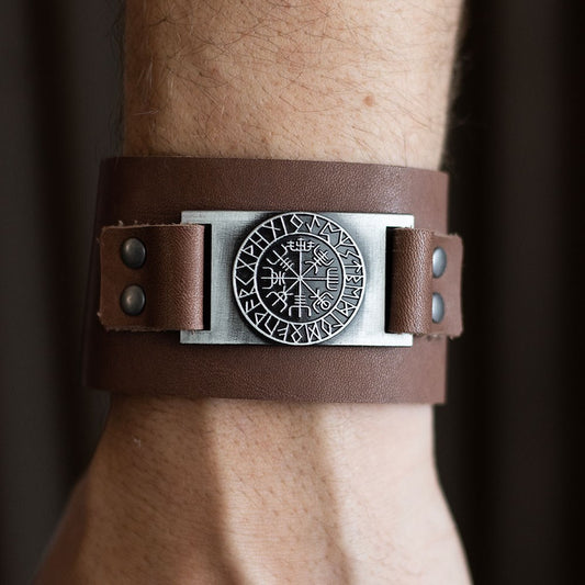 Läderarmband med Vikingakompass - Vegvisir