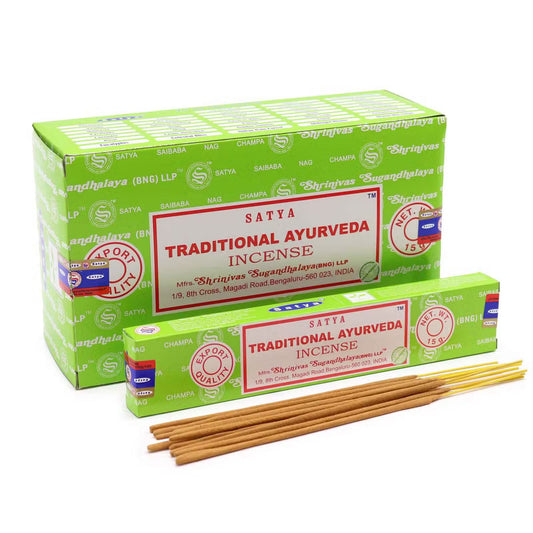 Satya Traditional Ayurveda rökelse 15 g – visas med displaylåda och pinnar; priset avser 1 ask