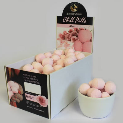 Display och skål med rosa Chill Pills – priset avser 1 mini-badbomb