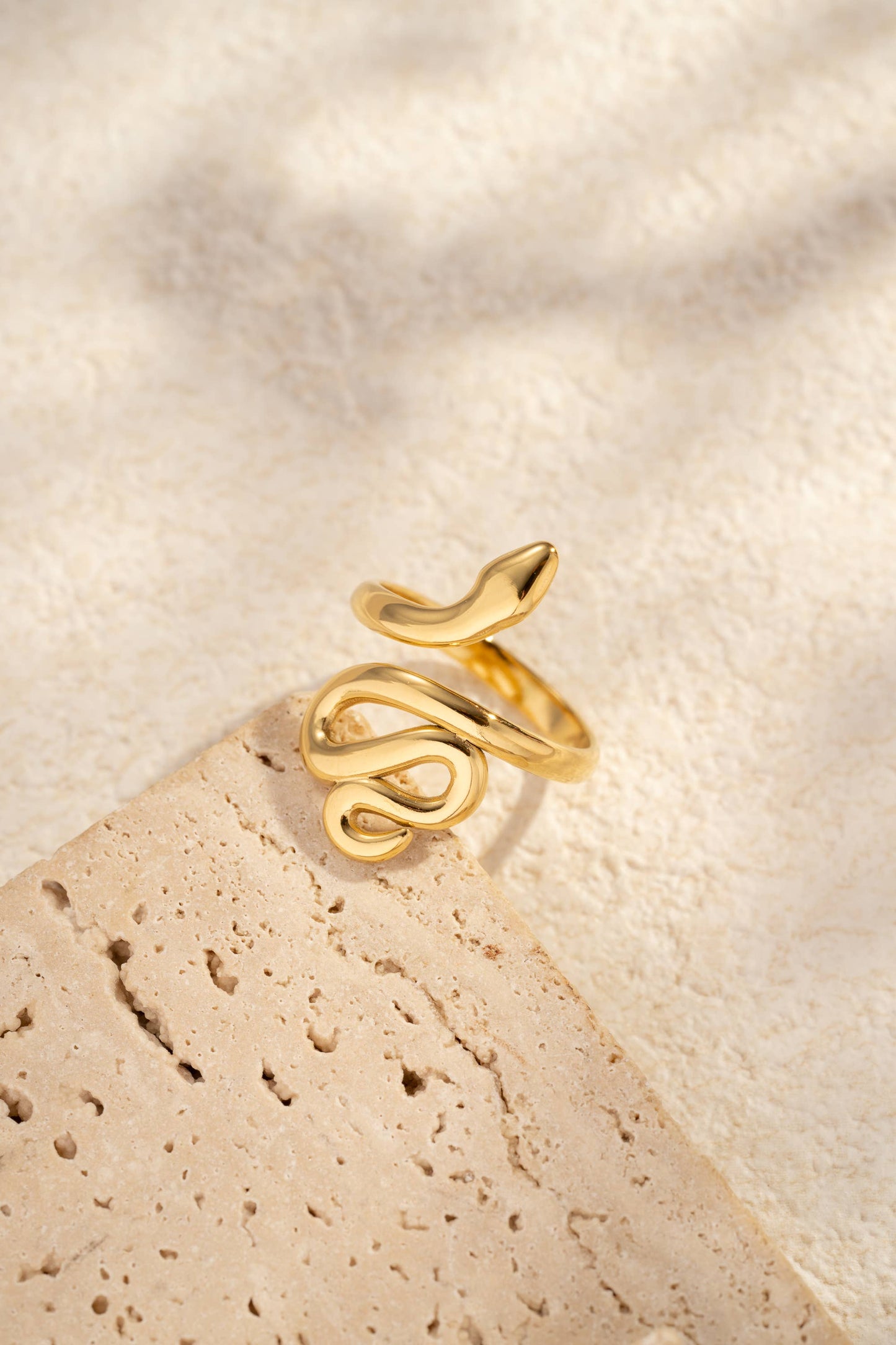 Elegant Modern Mystisk Omslingrad Ormring