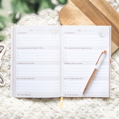 Light Luna Moth Reflektionsdagbok – Daglig Journaling & Klarhet