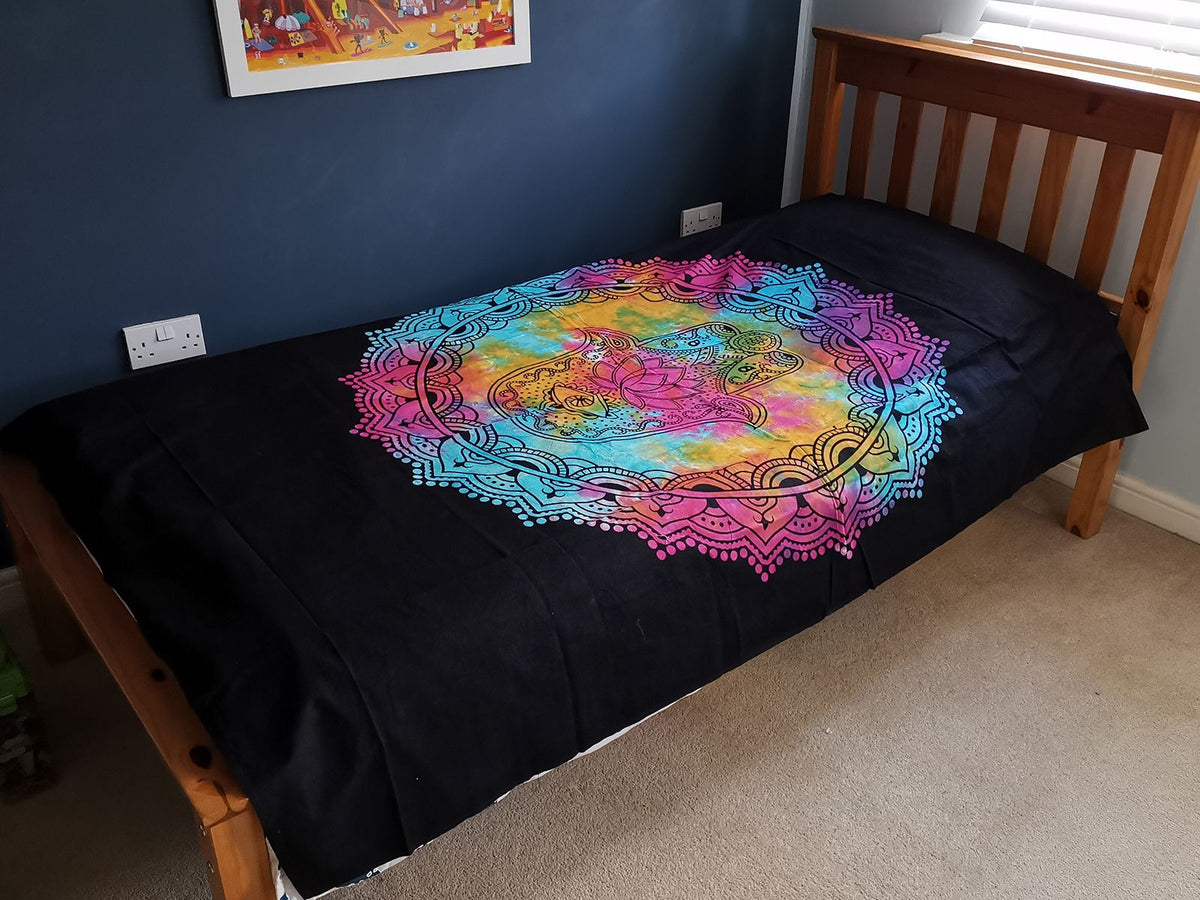 Väggtextil och överkast – svart hamsahand, 130 × 200 cm