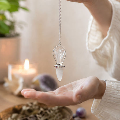 Kristallpendel Celestial Guide – bergkristall & chakradetalj