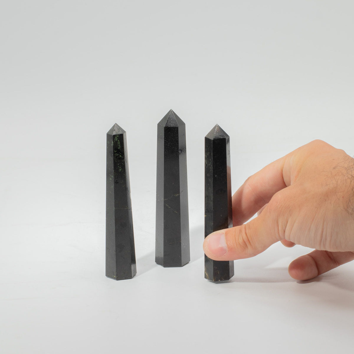 Sexsidig obelisk i svart turmalin – ca 11 cm