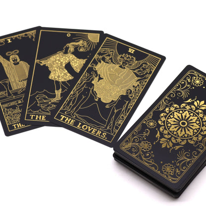 Tarotkort i guldfolie – 78 kort + guidebok i presentask
