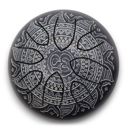 Ståltungtrumma – graverad Om-mandala, Ø16 cm