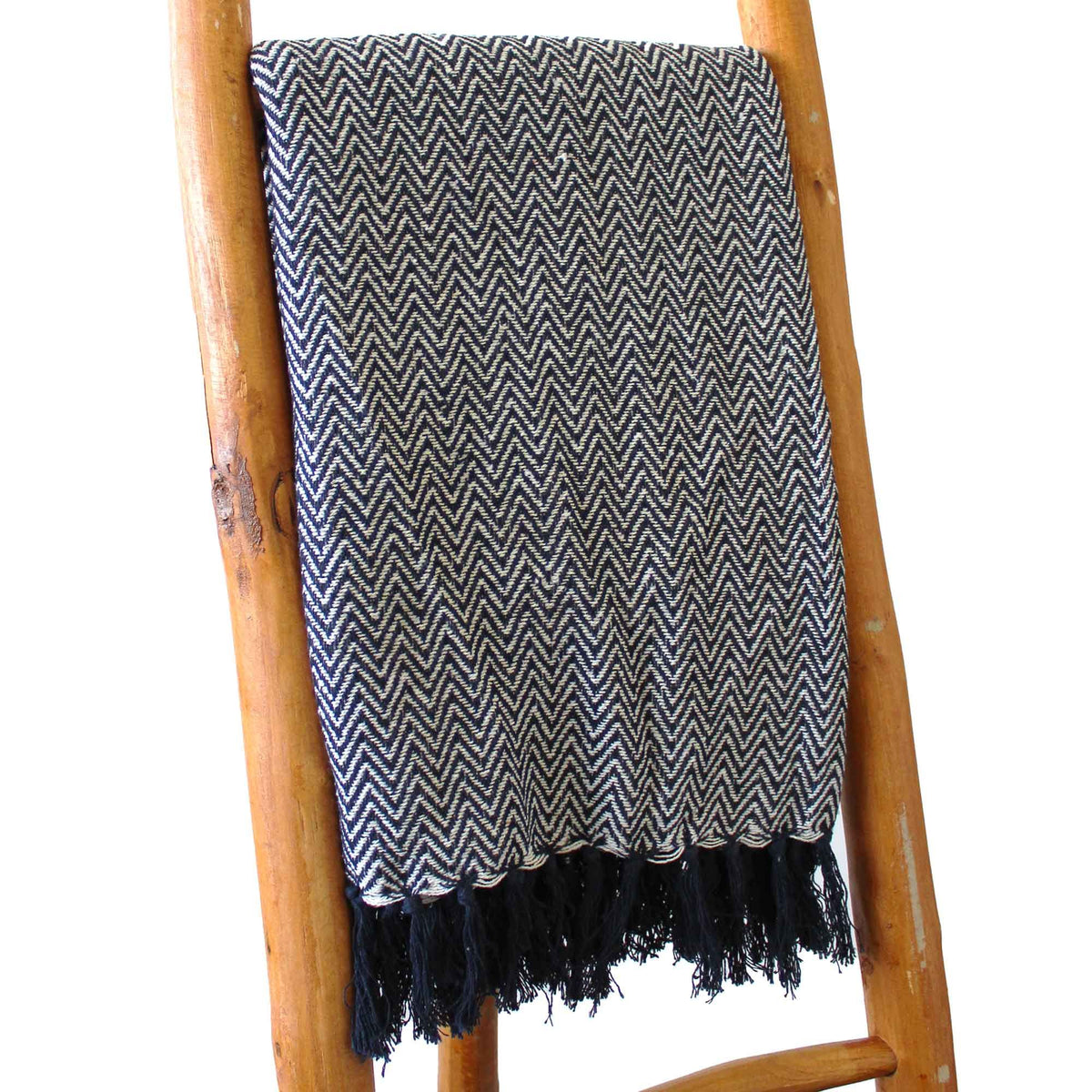 Prydnadspläd – marinblå sicksack, 125 × 150 cm