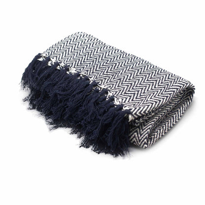 Prydnadspläd – marinblå sicksack, 125 × 150 cm