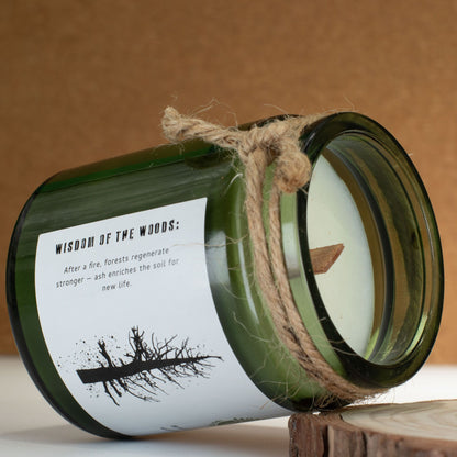 Greenman sojavaxljus med träveke – Ash & Woodsmoke