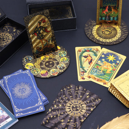 Tarotkort Gold Foil – svart & guld med guidebok