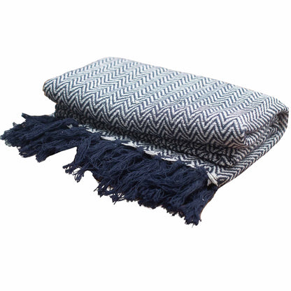 Prydnadspläd – marinblå sicksack, 125 × 150 cm