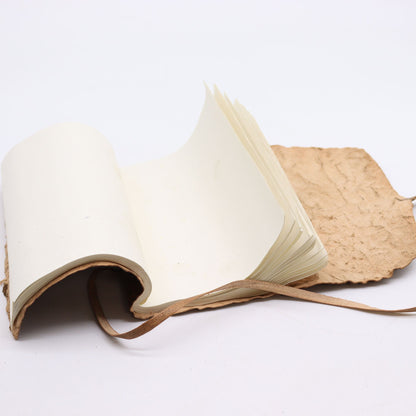 Resedagbok i läder – natur, 21 × 15 cm