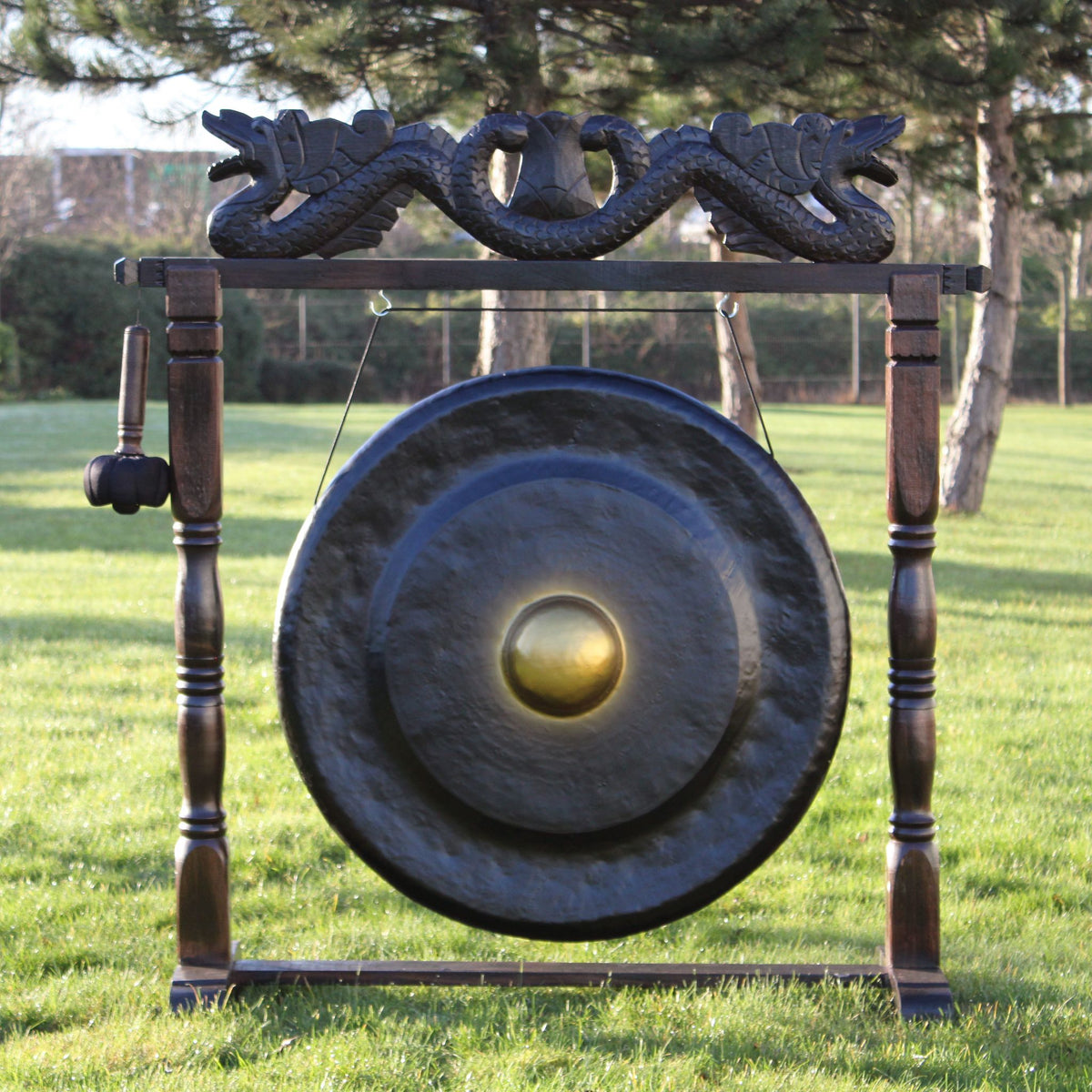 Gong med snidat trästativ – svart, 80 cm