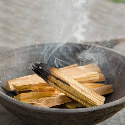 Palo Santo – 50 g, ca 5–8 träbitar