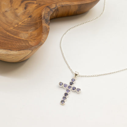Halsband med kors och ionit – silverfärgad kedja