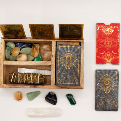 Tarotbox i mangoträ – tre fack & korthållare