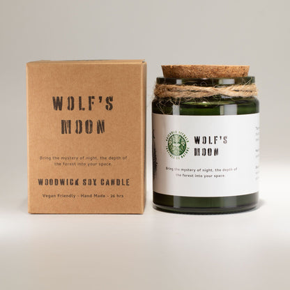 Greenman sojavaxljus med träveke – Wolf’s Moon