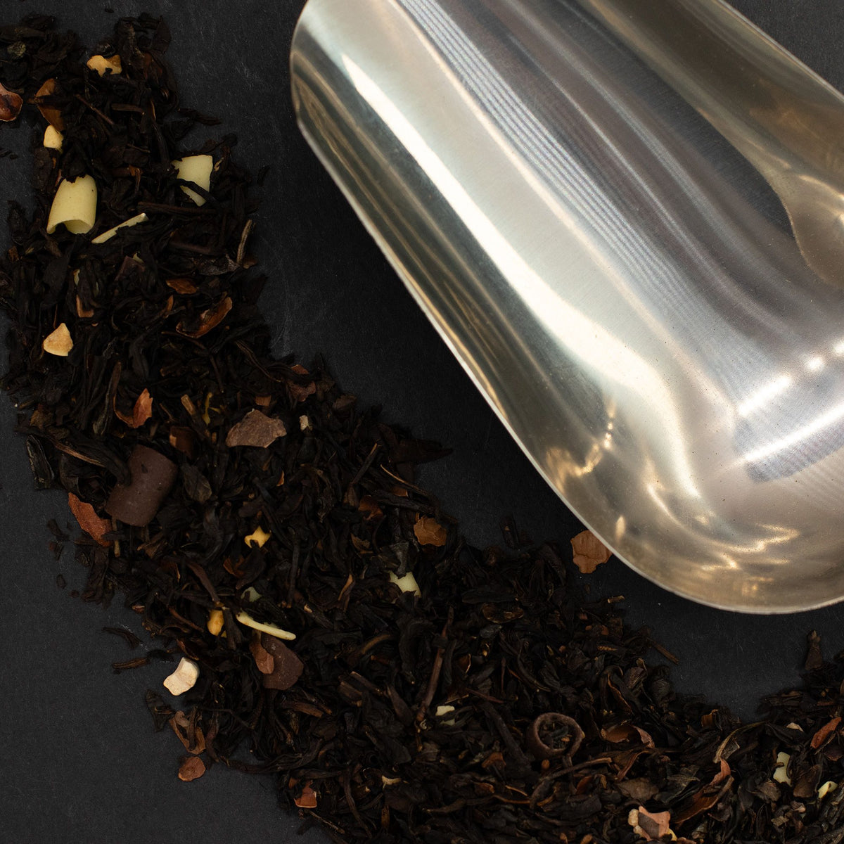 Dark Brown Magic – chokladigt svart te i burk – 50 g