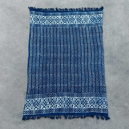 Indigofärgad pläd – Seedha Arrows, 170 × 120 cm