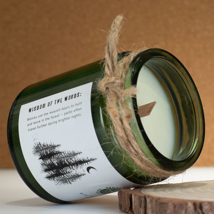 Greenman sojavaxljus med träveke – Wolf’s Moon