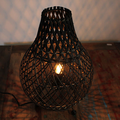 Bordslampa i rotting – svart