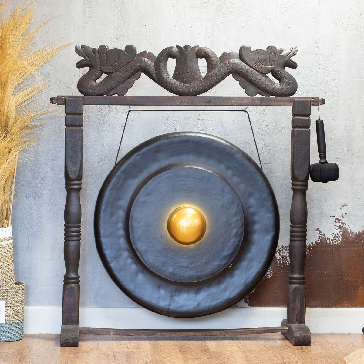 Gong med snidat trästativ – svart, 80 cm