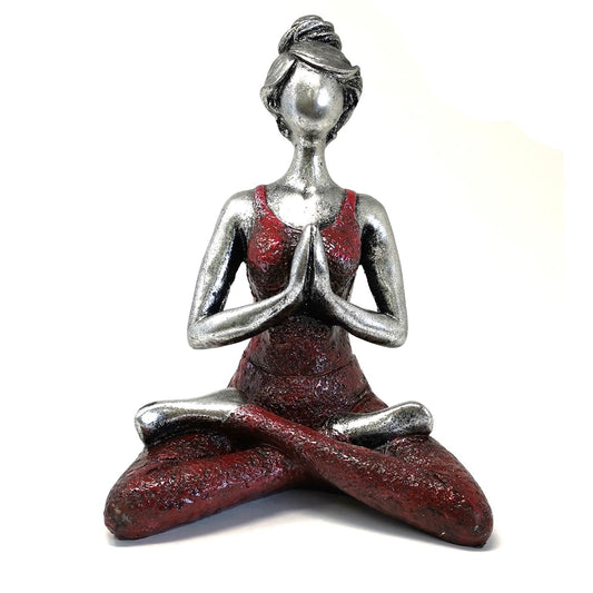 Yogafigur i sittande ställning – silver och vinröd, 24 cm