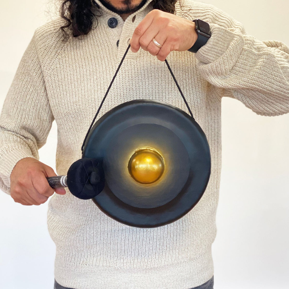 Gong med trästativ – svart, 25 cm