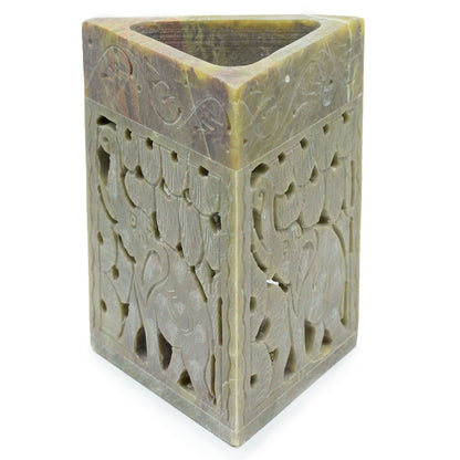 Oljebrännare i täljsten – Triangel med elefant, 11 × 9 cm