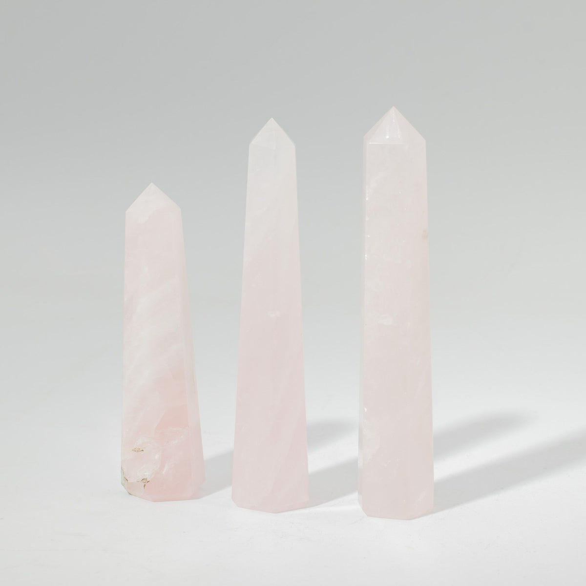 Sexsidig obelisk i rosenkvarts – ca 11 cm