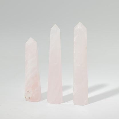 Sexsidig obelisk i rosenkvarts – ca 11 cm