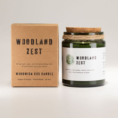 Greenman sojavaxljus med träveke – Woodland Zest