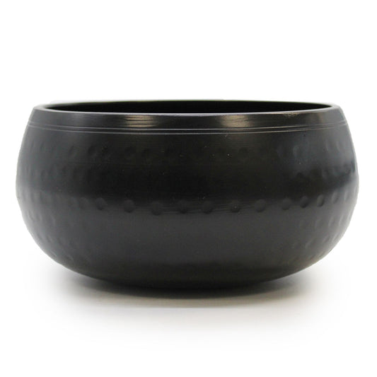 Handhamrad svart klangskål – 15 cm