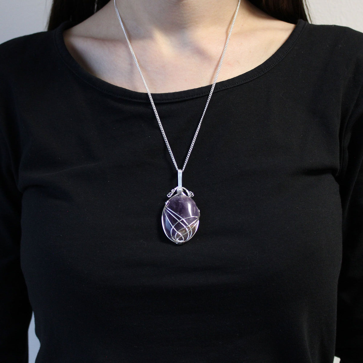 Halsband med spiralinfattning – ametist