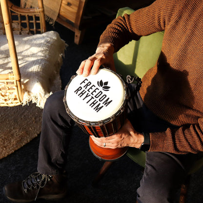 Djembe Freedom Rhythm – ljusare ton, 40 × 18 cm