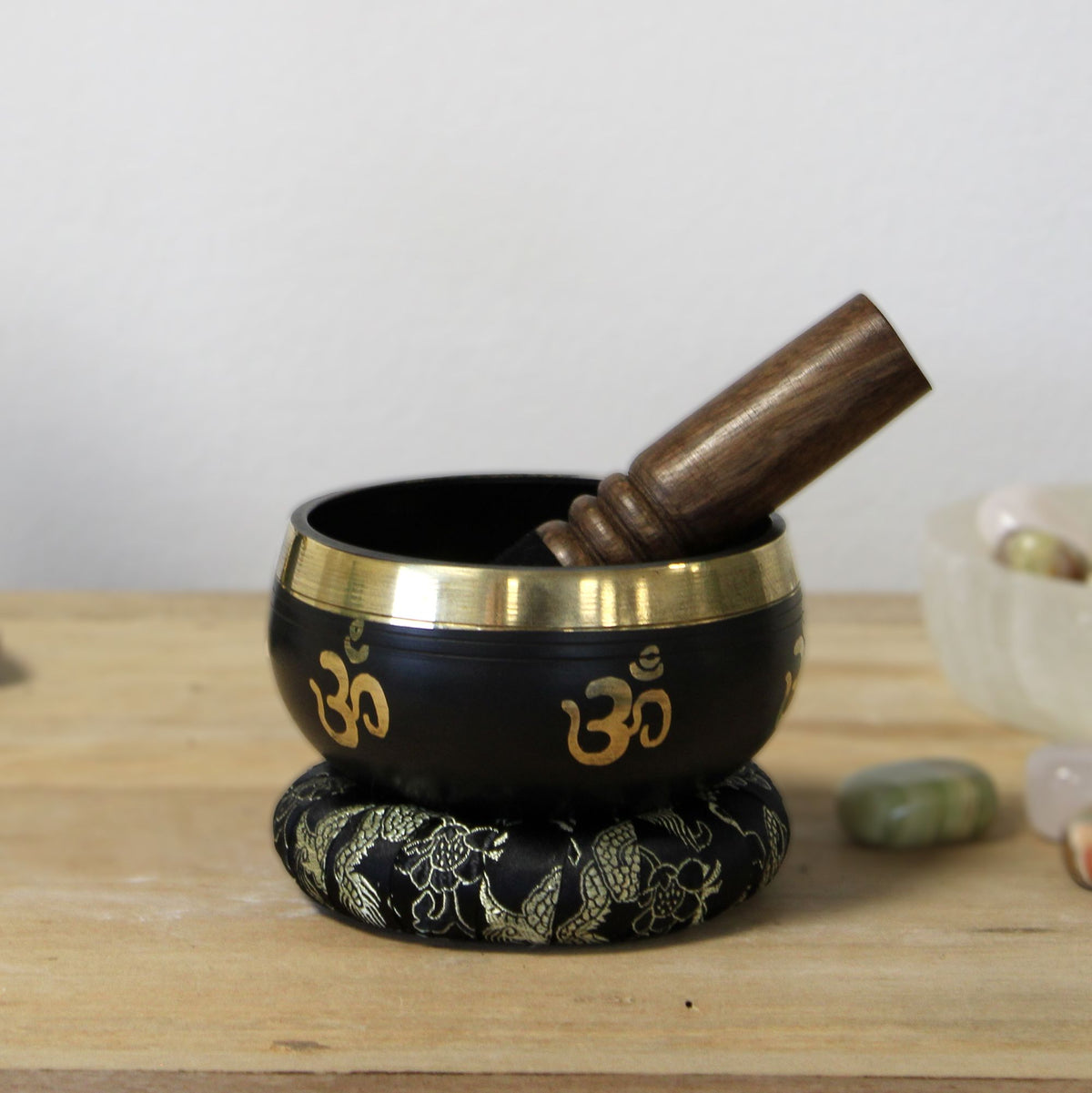 Klangskålsset – Yoga Om
