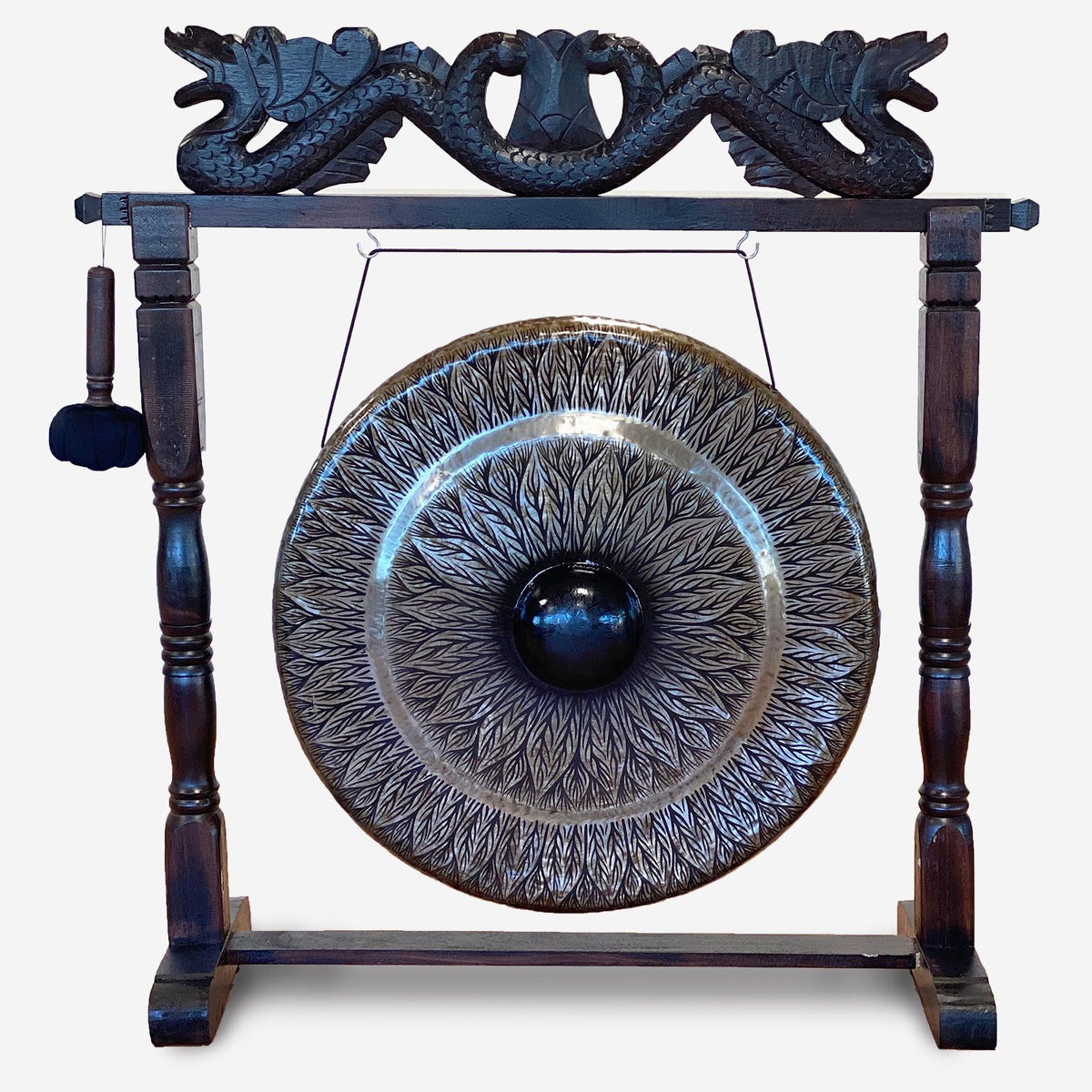 Gong med snidat trästativ – svart mönster, 80 cm