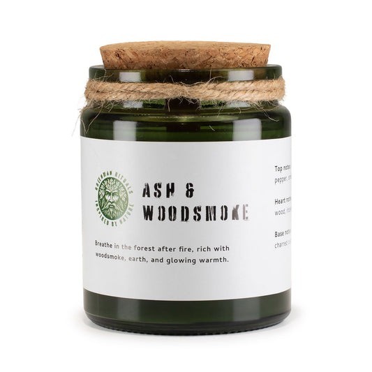 Greenman sojavaxljus med träveke – Ash & Woodsmoke