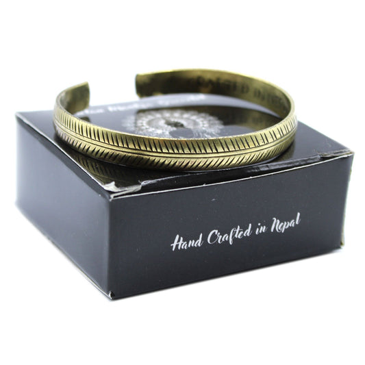 Tibetanskt armband – smalt bladmönster, mässingston