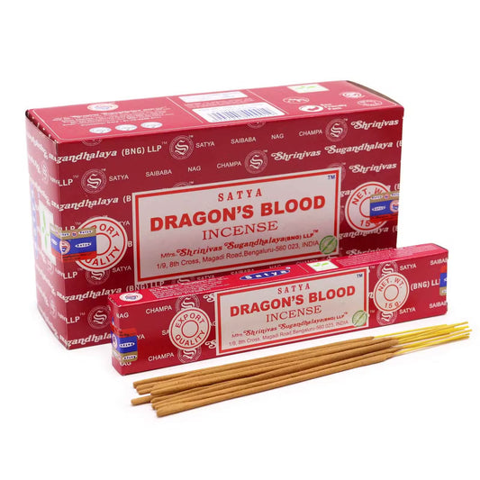Satya Dragons Blood rökelse 15 g – visas med displaylåda och pinnar; priset avser 1 ask