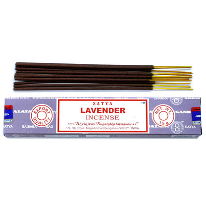 Satya Lavender rökelse 15 g – en ask med rökelsepinnar