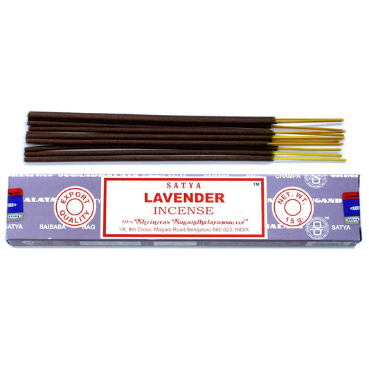 Satya Lavender rökelse 15 g – en ask med rökelsepinnar