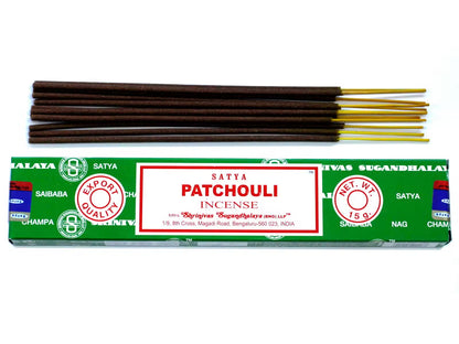 Satya Patchouli rökelse 15 g – en ask med rökelsepinnar