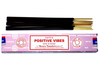 Satya Positive Vibes rökelse 15 g – en ask med rökelsepinnar