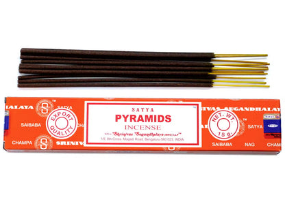 Satya Pyramids rökelse 15 g – en ask med rökelsepinnar